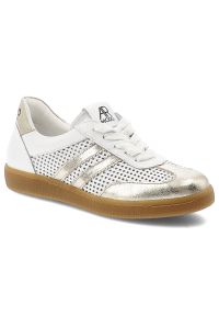 Sneakersy damskie Armodo, cholewka ze skóry naturalnej gładka konstrukcja z dekoracyjnymi wstawkami klasyczne sznurowanie niska wygodna podeszwa, bia. Okazja: na co dzień. Zapięcie: sznurówki. Kolor: biały. Materiał: skóra. Szerokość cholewki: normalna. Wzór: gładki. Styl: klasyczny #6