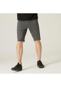 DOMYOS - Spodenki fitness męskie Nyamba 500. Kolor: szary. Materiał: bawełna, materiał, włókno. Wzór: ze splotem. Sport: fitness