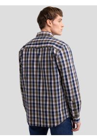 Big-Star - Koszula męska w kratę granatowa Coskingos 403. Okazja: na co dzień. Typ kołnierza: kołnierzyk klasyczny. Kolor: niebieski. Materiał: bawełna, jeans, materiał, tkanina. Wzór: kratka, haft, gładki, kolorowy. Styl: klasyczny, casual #4
