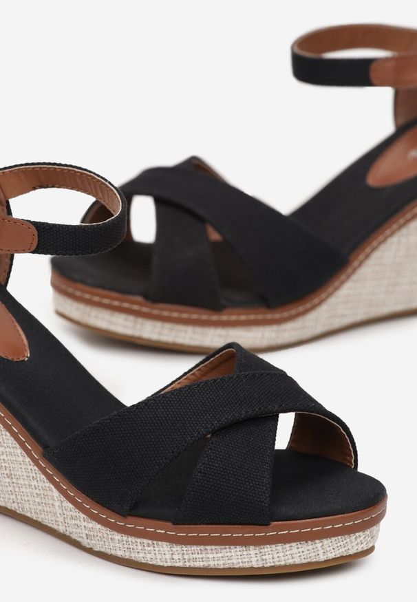 Renee - Czarne Sandały Espadryle na Wysokim Koturnie z Plecionką Nitzy. Okazja: na co dzień. Nosek buta: otwarty. Zapięcie: pasek. Kolor: czarny. Materiał: len. Obcas: na koturnie. Styl: wakacyjny, elegancki, casual, boho