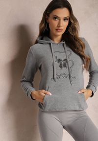 Renee - Szara Bluza Kangurka ze Ściągaczami z Nadrukiem i Polarem Simunsa. Kolor: szary. Materiał: polar. Wzór: nadruk. Styl: klasyczny #4