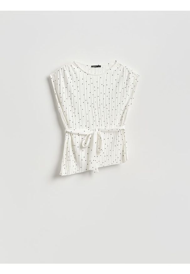 Reserved - Asymetryczny top - biały. Kolor: biały. Materiał: tkanina. Styl: klasyczny