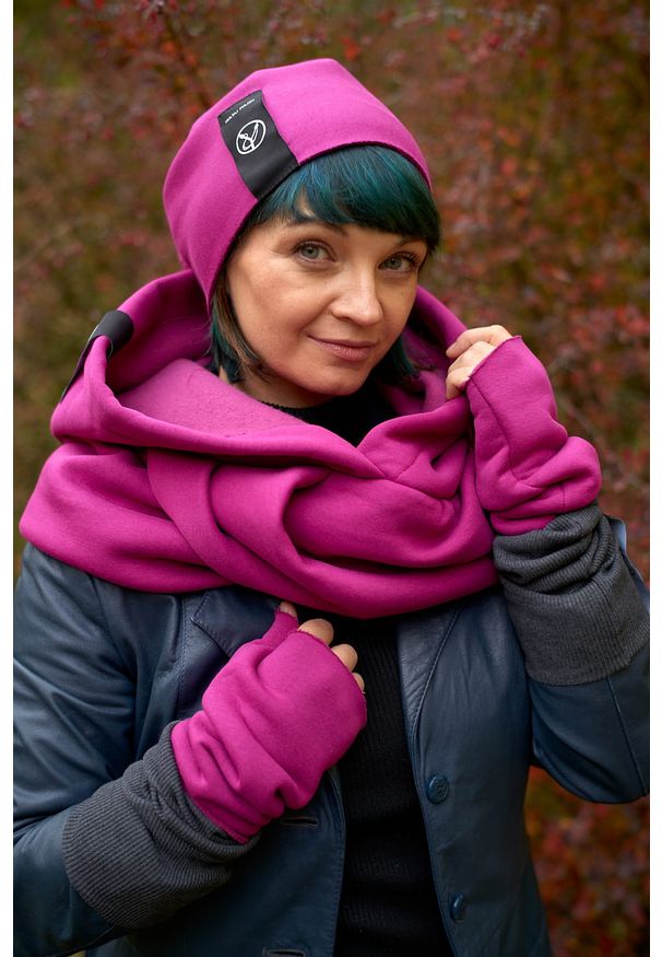 Hultaj Polski - Czapka Hultajka Fuksja. Kolor: różowy. Materiał: tkanina, dzianina, dresówka, bawełna, elastan. Sezon: zima, jesień. Styl: klasyczny, elegancki