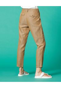 Manila Grace - MANILA GRACE - Brązowe spodnie w prążki. Kolor: brązowy. Materiał: materiał. Długość: długie. Wzór: prążki #5
