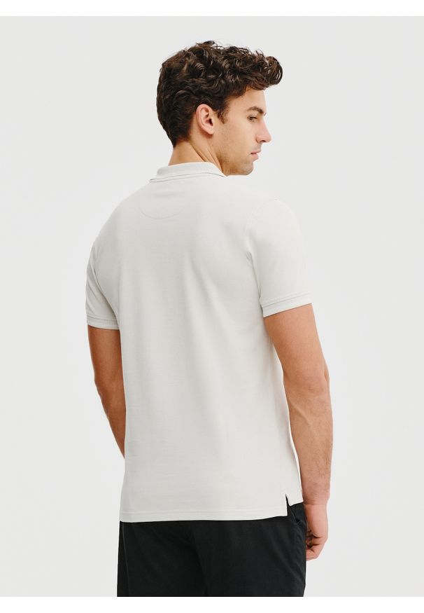 Pako Lorente - PAKO LORENTE – T-shirt polo w kolorze szarym. Okazja: na co dzień. Typ kołnierza: polo. Kolor: szary, biały, różowy, brązowy. Materiał: bawełna. Styl: casual