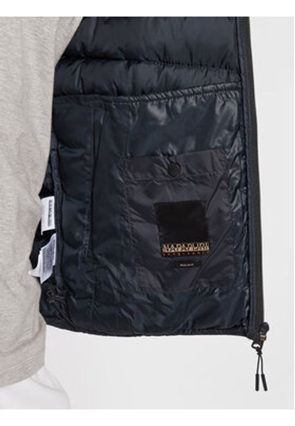 Napapijri Kurtka zimowa Aerons S 3 NP0A4GJN Czarny Regular Fit. Kolor: czarny. Materiał: syntetyk. Sezon: zima