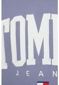 Tommy Jeans Bluza DM0DM12543.PPYY męska kolor fioletowy z kapturem z aplikacją. Typ kołnierza: kaptur. Kolor: fioletowy. Materiał: bawełna, dzianina. Wzór: aplikacja #4