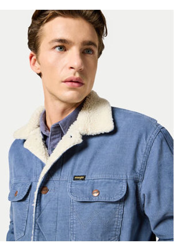 Wrangler Kurtka jeansowa 112357214 Niebieski Regular Fit. Kolor: niebieski. Materiał: bawełna, sztruks