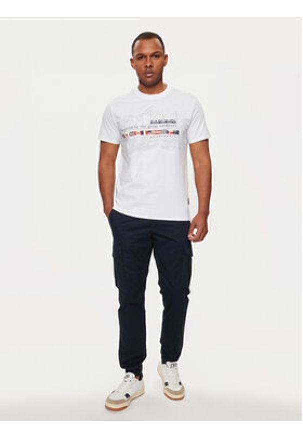 Napapijri T-Shirt S-Turin NP0A4HQG Biały Regular Fit. Kolor: biały. Materiał: bawełna