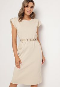 Born2be - Beżowa Sukienka z Wiskozą o Pudełkowym Kroju z Paskiem z Klamrą Polliviera. Okazja: na co dzień. Kolor: beżowy. Materiał: wiskoza. Styl: casual, elegancki #1