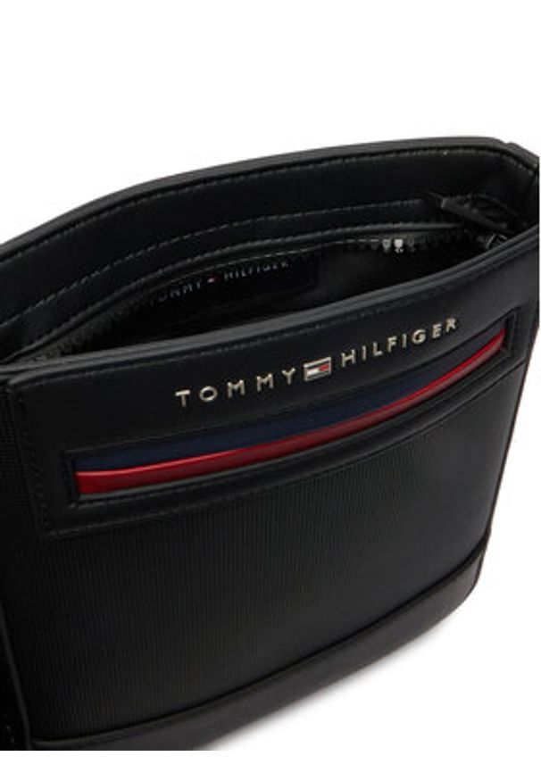 TOMMY HILFIGER - Tommy Hilfiger Saszetka Th Foundation Mini Crossover AM0AM14157 Czarny. Kolor: czarny. Materiał: skóra