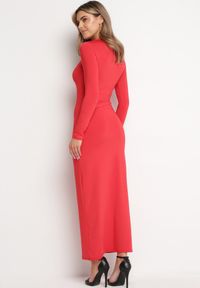 Born2be - Czerwona Dopasowana Sukienka Maxi z Długimi Rękawami Ovira. Kolor: czerwony. Materiał: materiał. Długość rękawa: długi rękaw. Typ sukienki: proste. Długość: maxi #4