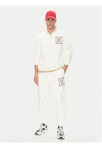 Tommy Jeans Spodnie dresowe Towel Patch DM0DM21277 Écru Regular Fit. Materiał: bawełna #5