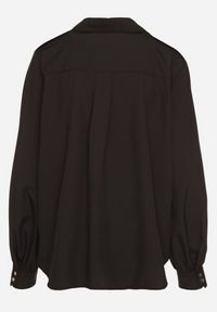 Born2be - Czarna Koszula z Wiskozą i Ozdobnymi Pagonami Beliven. Okazja: na co dzień. Kolor: czarny. Materiał: wiskoza. Styl: elegancki, casual #5