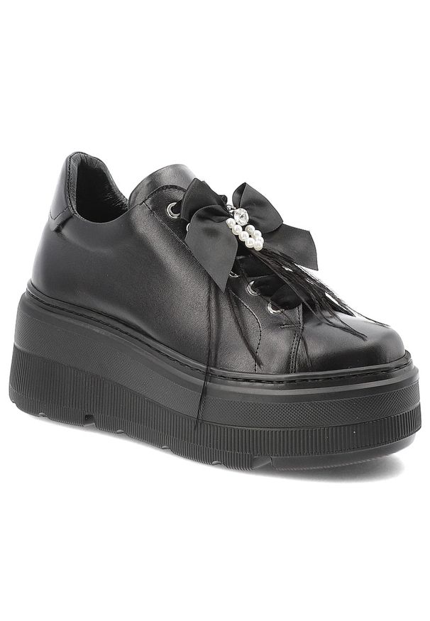 Czarne Sneakersy Karino Modne Obuwie Damskie Na Platformie. Okazja: na co dzień. Kolor: czarny. Materiał: skóra. Obcas: na platformie. Styl: klasyczny, casual, elegancki