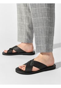 Emporio Armani Klapki X4P124 XN787 K001 Czarny. Kolor: czarny. Materiał: materiał #1
