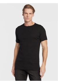 Petrol Industries T-Shirt BF KM R-NECK BOX Czarny Regular Fit. Kolor: czarny. Materiał: bawełna