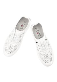 Półbuty damskie S.Barski, ze skóry naturalnej licowej ażurowa cholewka sznurowanie lekka podeszwa casual, białe, LR61-7083. Okazja: na co dzień. Zapięcie: sznurówki. Kolor: biały. Materiał: skóra. Szerokość cholewki: normalna. Wzór: ażurowy. Styl: casual #5