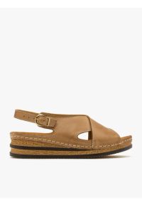 Ryłko - Beżowe sandały na platformie. Kolor: beżowy. Materiał: skóra. Obcas: na platformie. Styl: street #1