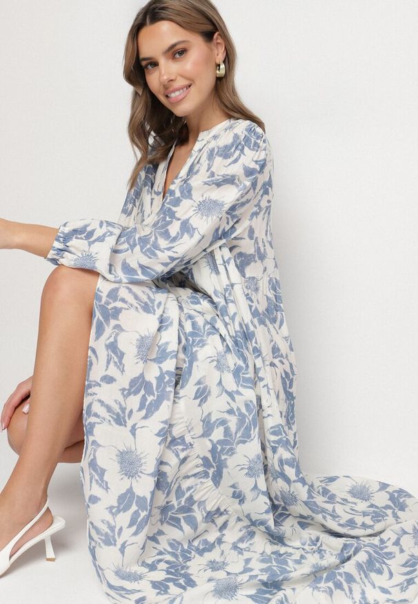 Born2be - Niebieska Bawełniana Sukienka o Rozkloszowanym Kroju w Kwiaty Efadora. Okazja: na co dzień. Kolor: niebieski. Materiał: bawełna. Wzór: kwiaty. Styl: casual, elegancki