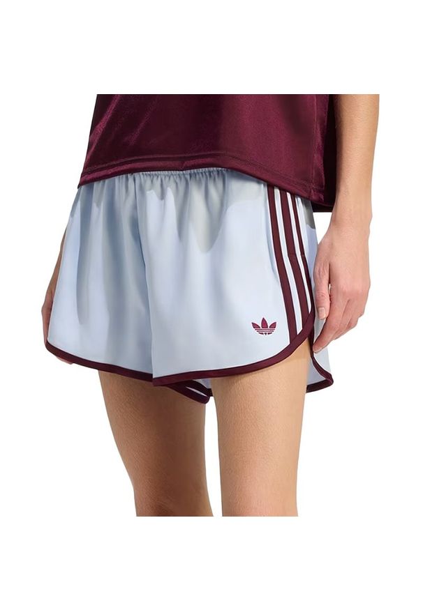 Adidas - Spodenki damskie adidas Originals 3-Stripes Sprinter KE7999 - niebieskie. Stan: podwyższony. Kolor: niebieski. Materiał: satyna, elastan, poliester. Wzór: paski