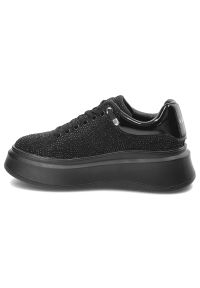 GOE - Czarne Sneakersy Goe Modne Obuwie Damskie Na Platformie. Okazja: na co dzień. Kolor: czarny. Materiał: lakier, materiał. Wzór: aplikacja. Obcas: na platformie