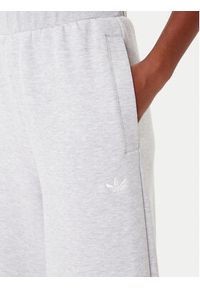 Adidas - adidas Spodnie dresowe Off Placed 3-Stripes KA0833 Szary Wide Leg. Kolor: szary. Materiał: syntetyk, bawełna #3