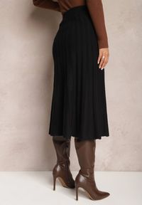 Renee - Czarna Dzianinowa Spódnica Trapezowa Midi Arion. Kolor: czarny. Materiał: dzianina. Styl: elegancki #4