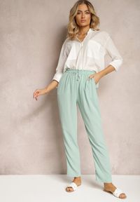 Renee - Jasnozielone Spodnie z Regularną Talią z Gumką i Sznurkiem w Pasie Cerinda. Okazja: na co dzień. Kolor: zielony. Materiał: materiał, satyna. Styl: casual #7