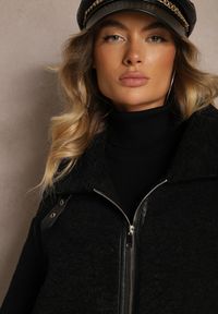Renee - Czarna Futerkowa Kurtka o Kroju Oversize z Wysokim Kołnierzem z Paskiem z Klamerką Toriara. Okazja: na spacer, na co dzień. Kolor: czarny. Długość: długie. Styl: elegancki, wizytowy, casual #4