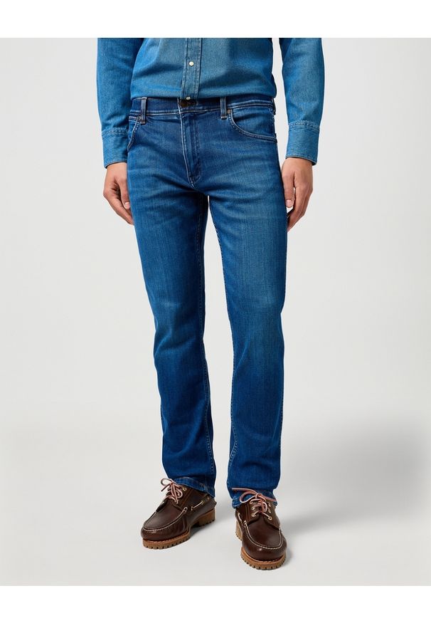 Wrangler - MESKIE SPODNIE WRANGLER GREENSBORO DANDELION SUMMER 112364419