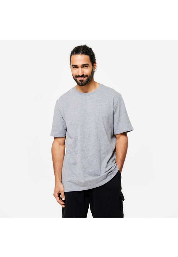 DOMYOS - Koszulka z krótkim rękawem męska Domyos Gym & Pilates. Kolor: szary. Materiał: tkanina, elastan, prążkowany, bawełna, materiał. Długość rękawa: krótki rękaw. Długość: krótkie. Sport: joga i pilates