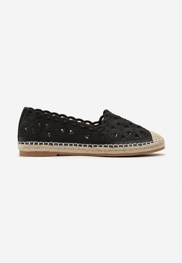 Born2be - Czarne Espadryle z Ażurową Cholewką i Plecioną Płaską Podeszwą Plicia. Okazja: na co dzień. Nosek buta: okrągły. Kolor: czarny. Szerokość cholewki: normalna. Wzór: ażurowy. Sezon: lato. Obcas: na płaskiej podeszwie. Styl: casual, elegancki