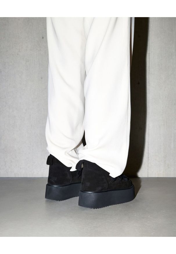 Inuikii - INUIKII CLASSIC LOW PLATFORM Śniegowce damskie. Okazja: na co dzień, do pracy, na spacer. Kolor: czarny. Obcas: na platformie. Styl: casual
