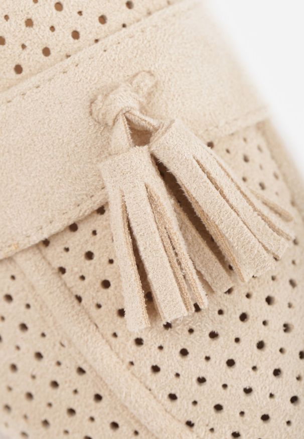 Born2be - Beżowe Ażurowe Mokasyny VICES Ozdobione Frędzlami Catiana. Okazja: na co dzień, do pracy. Kolor: beżowy. Materiał: jeans. Wzór: ażurowy, aplikacja. Styl: casual, elegancki