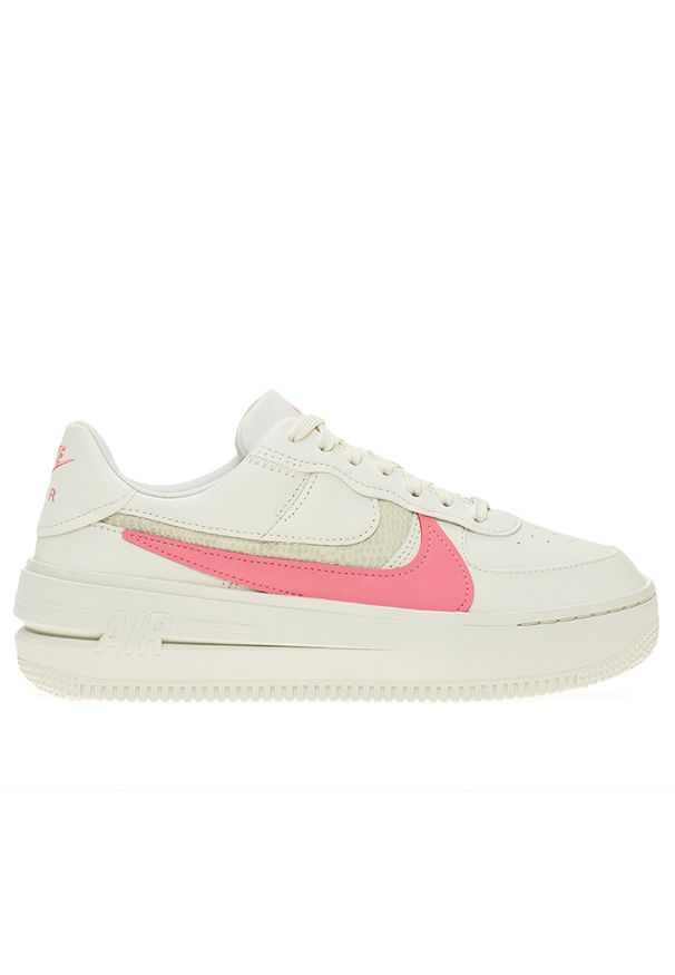 Buty Nike Air Force 1 PLT.AF.ORM DJ9946-105 - białe. Okazja: na co dzień. Kolor: biały. Materiał: materiał, skóra, guma. Szerokość cholewki: normalna. Obcas: na platformie. Model: Nike Air Force