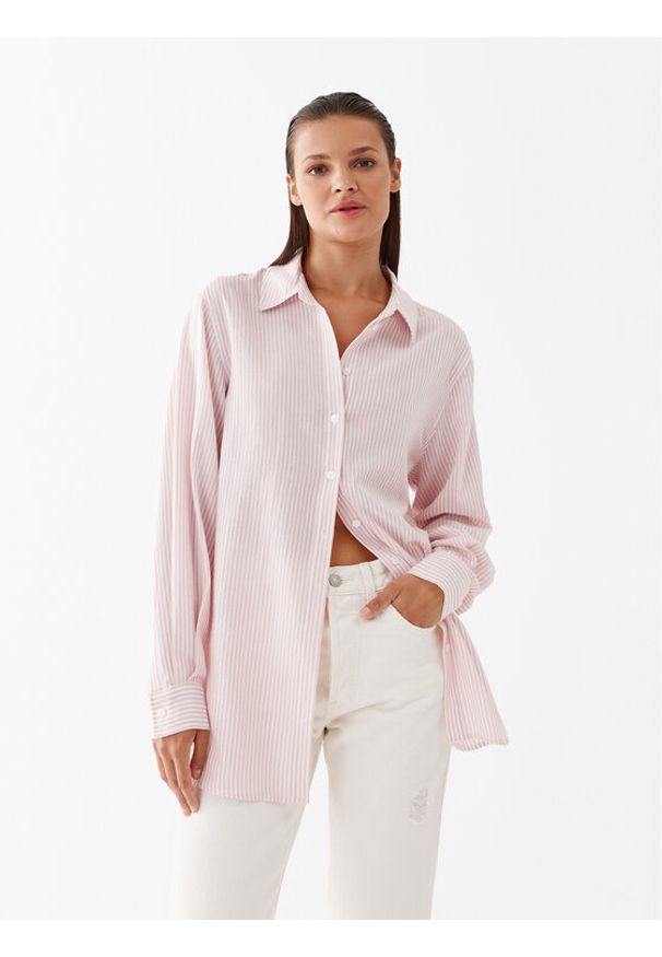 Guess Koszula W3YH85 WFLH0 Różowy Oversize. Kolor: różowy. Materiał: bawełna, wiskoza