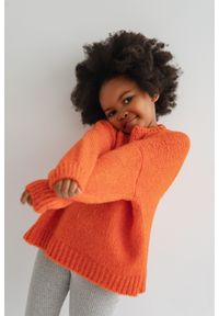 Marsala - MINI Sweter oversize z bufiastym rękawem w kolorze FLAME ORANGE- RIVERO-1. Okazja: na co dzień. Kolor: pomarańczowy. Materiał: akryl, wełna. Sezon: zima, lato, wiosna, jesień. Styl: casual