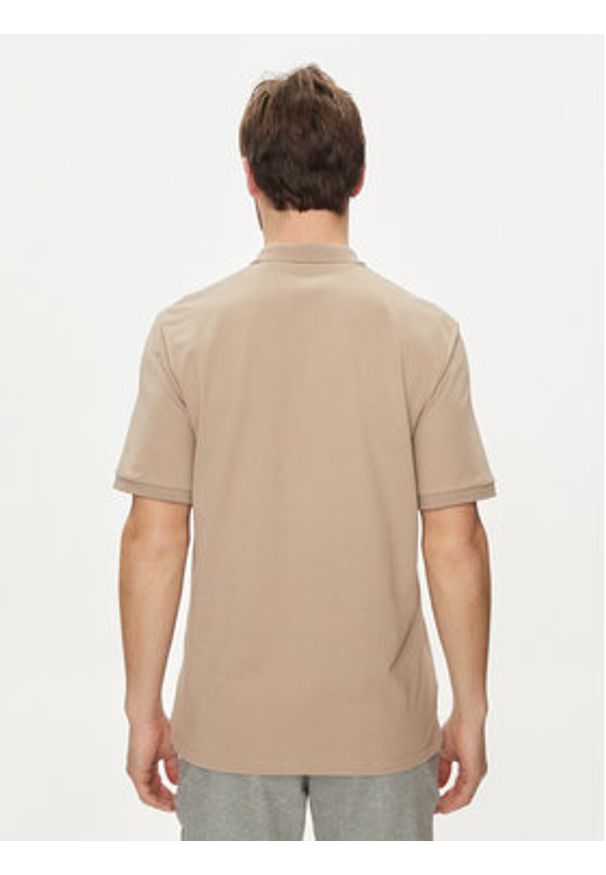Jack & Jones Polo Mac 12249324 Beżowy Standard Fit. Typ kołnierza: polo. Kolor: beżowy. Materiał: bawełna, syntetyk