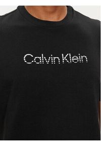 Calvin Klein T-Shirt Degrade Logo K10K112501 Czarny Regular Fit. Kolor: czarny. Materiał: bawełna