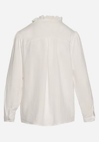 Born2be - Biała Koszula z Guzikami i Ażurowym Wzorem na Dekolcie Serupa. Kolor: biały. Wzór: ażurowy #6