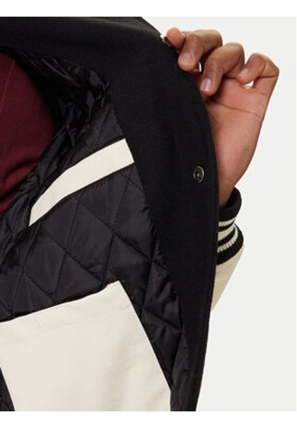 Guess Jeans Kurtka bomber M5BL1E WEI02 Czarny Regular Fit. Kolor: czarny. Materiał: syntetyk