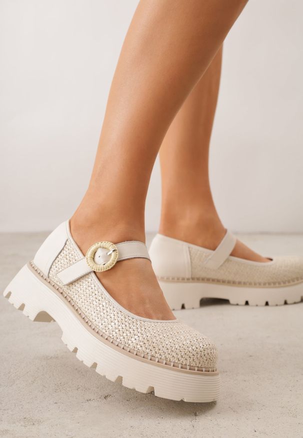 Renee - Beżowe Skórzane Półbuty Mary Jane w Stylu Chunky Zdobione Plecionką Morxina. Zapięcie: klamry. Kolor: beżowy. Materiał: skóra. Szerokość cholewki: normalna. Wzór: aplikacja. Styl: retro