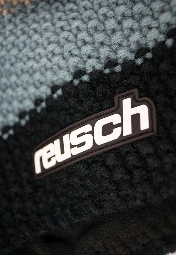 Czapka zimowa Reusch Enzo. Kolor: niebieski. Sezon: zima. Styl: sportowy