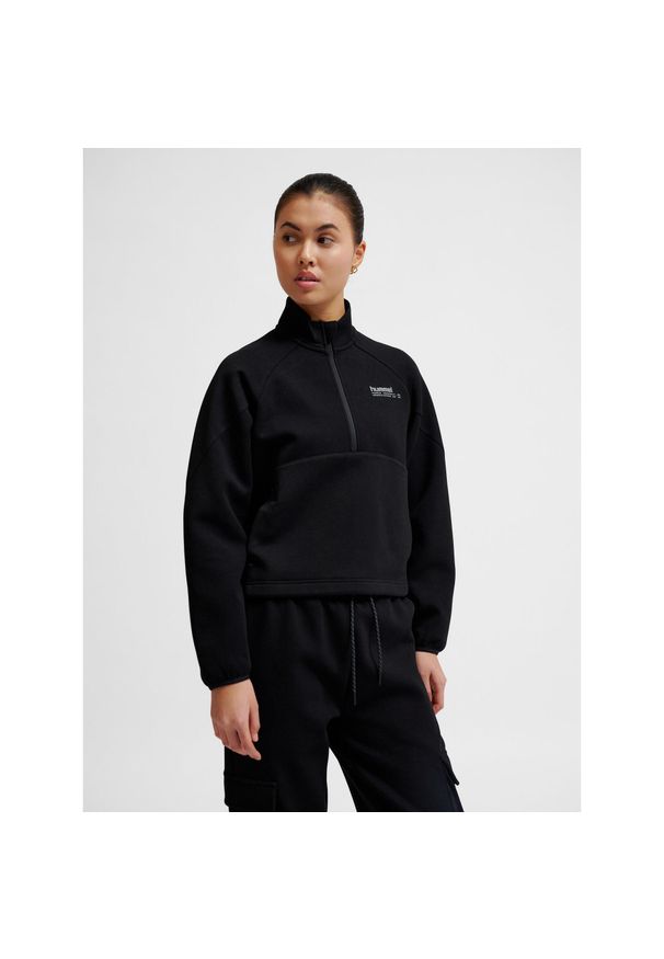 Damska bluza z zamkiem błyskawicznym Hummel Tech Fleece Boxy. Kolor: czarny. Materiał: polar. Sezon: zima