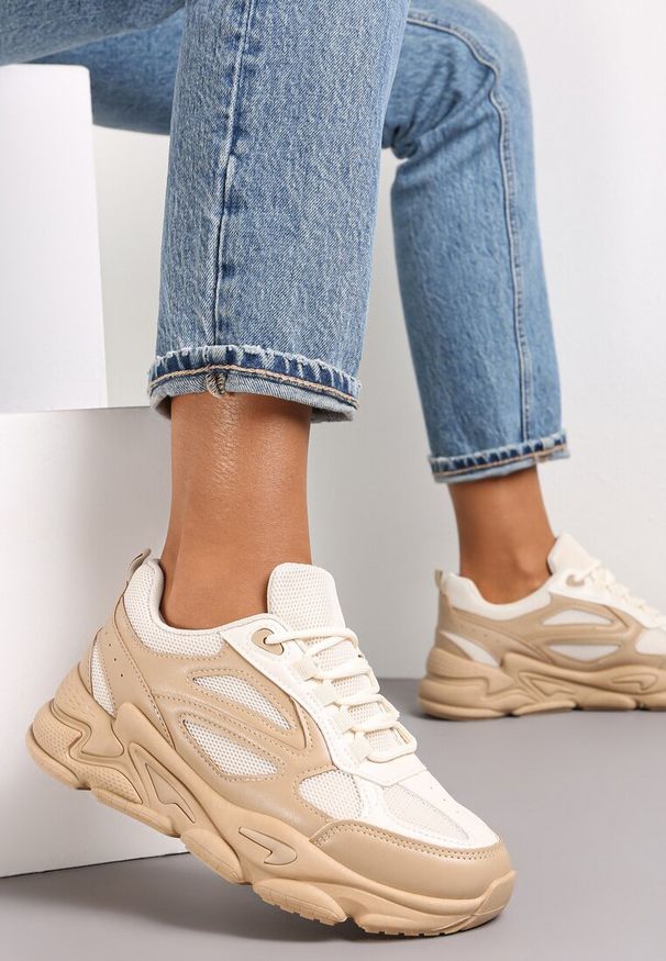 Renee - Ciemnobeżowe Sneakersy na Grubej Podeszwie ze Wstawkami Tula. Wysokość cholewki: za kostkę. Kolor: beżowy. Szerokość cholewki: normalna