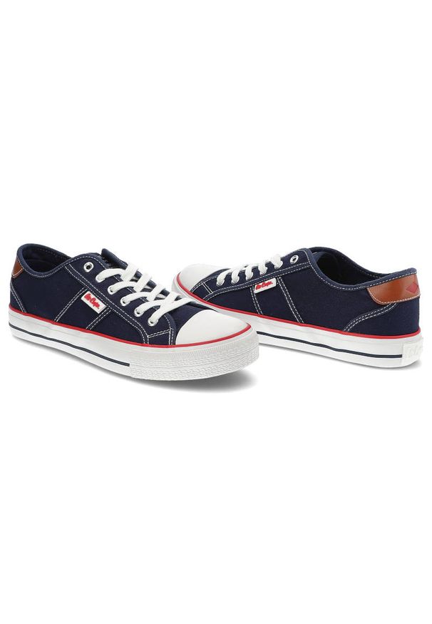 Granatowe Trampki Lee Cooper Modne Buty Męskie. Okazja: na co dzień. Kolor: niebieski. Materiał: materiał. Szerokość cholewki: normalna. Wzór: aplikacja. Styl: casual