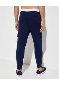 Ralph Lauren - RALPH LAUREN - Granatowe spodnie dresowe cargo. Kolor: niebieski. Materiał: dresówka