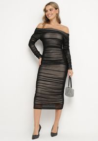 Born2be - Czarno-Beżowa Marszczona Sukienka Siateczkowa Hiszpanka z Wywiniętym Dekoltem Tinaveris. Typ kołnierza: dekolt hiszpanka. Kolor: czarny. Długość rękawa: długi rękaw. Sezon: lato. Styl: klasyczny, elegancki #3