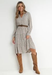 Born2be - Jasnoniebieska Sukienka Ampissa. Typ kołnierza: kołnierz z falbankami. Kolor: niebieski. Wzór: nadruk, aplikacja, kwiaty. Styl: klasyczny. Długość: midi #2